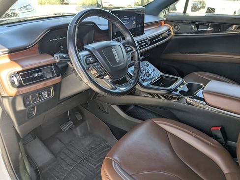 Used 2022 Lincoln Nautilus Reserve w/ Equipment Group 201A image 10