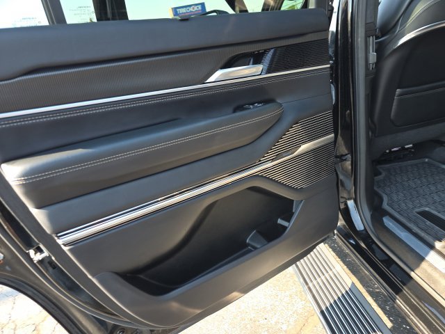 Used 2025 Jeep Grand Wagoneer Series II Obsidian w/ Quick Order Packagew 28T AWD/4WD image 25