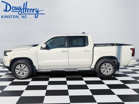 Used 2024 Nissan Frontier SV w/ SV Convenience Package image 2