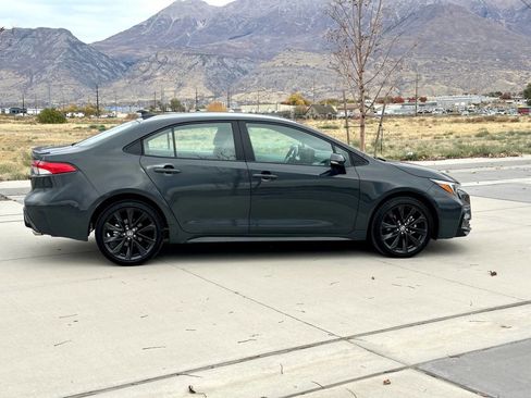 Used 2025 Toyota Corolla SE image 4