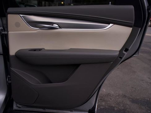 Used 2018 Cadillac XT5 Luxury w/ Driver Awareness Package image 39