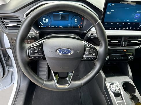 Used 2025 Ford Escape Platinum AWD/4WD image 17