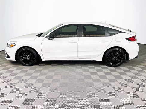 Used 2023 Honda Civic Sport image 4