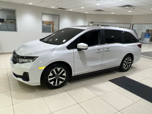 Used 2025 Honda Odyssey EX-L image 10