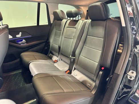 Used 2026 Mercedes-Benz GLS 450 4MATIC image 36