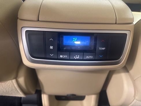 Used 2016 Toyota Highlander Limited FWD image 21