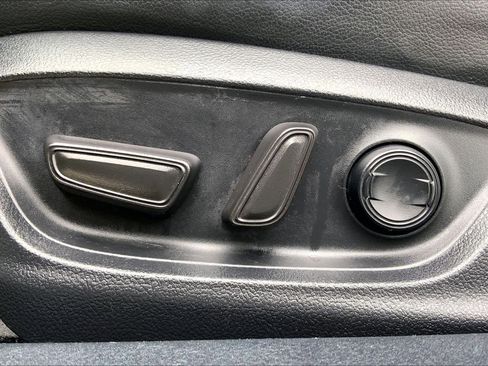 Used 2022 Toyota Camry XSE w/ Cold Weather Package image 34