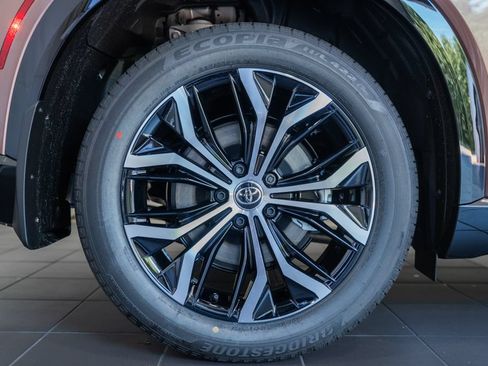 New 2026 Toyota Crown Signia AWD/4WD image 19