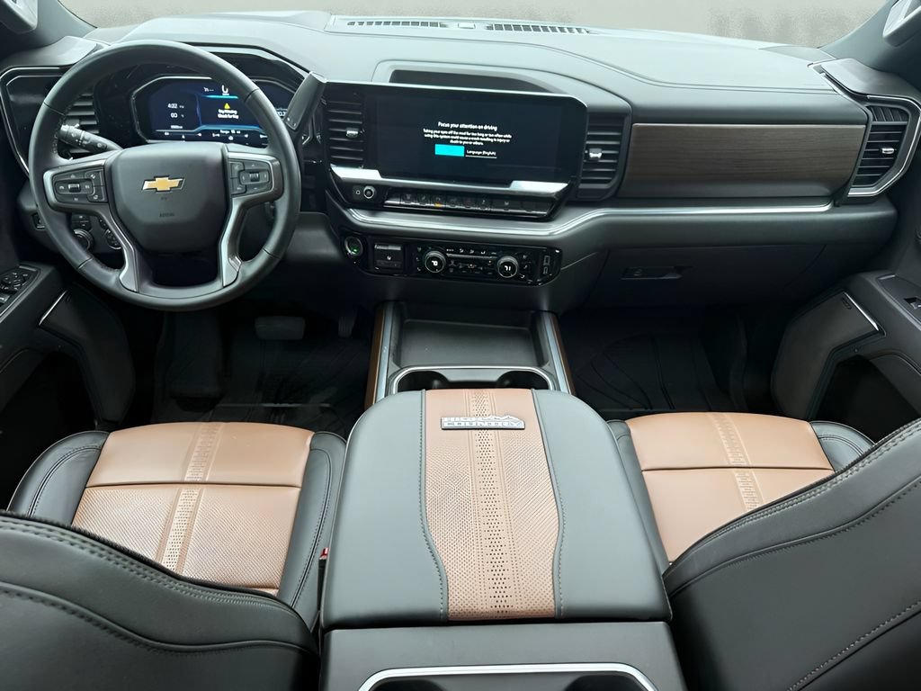 Used 2025 Chevrolet Silverado 2500 High Country w/ High Country Premium Package AWD/4WD image 29