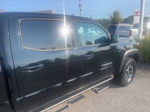 Certified 2020 Toyota Tacoma TRD Off-Road w/ TRD Premium Off Road Package image 13