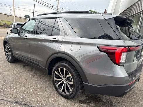 New 2026 Ford Explorer ST-Line AWD/4WD image 8