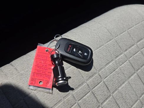 Used 2024 Honda HR-V LX image 19