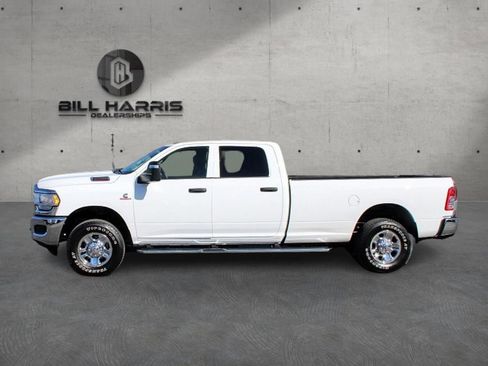 Used 2024 RAM 2500 Tradesman w/ Chrome Appearance Group image 5