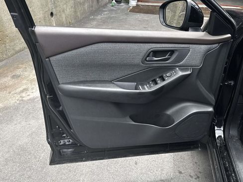 Used 2023 Nissan Rogue S AWD/4WD image 15