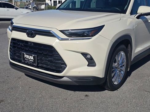 Used 2024 Toyota Grand Highlander XLE image 11