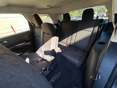 Used 2020 Dodge Journey SE w/ SE Popular Equipment Group FWD image 23
