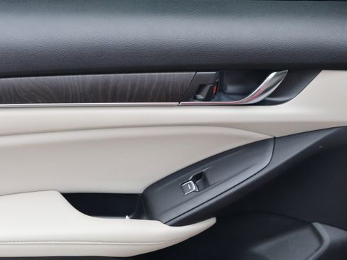 Used 2021 Honda Accord EX-L image 33