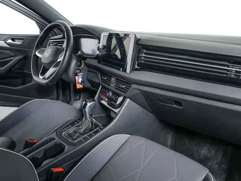 Certified 2025 Volkswagen Jetta Sport image 25