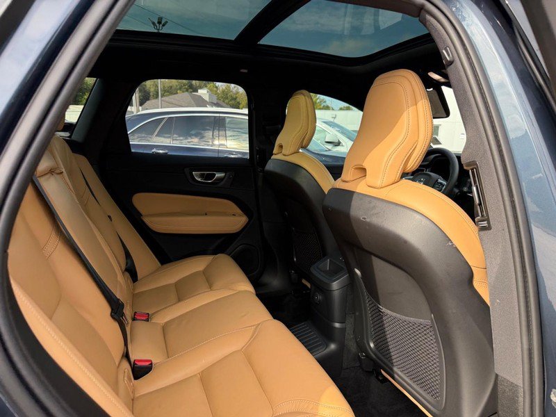 Used 2024 Volvo XC60 T8 Ultimate w/ Protection Package Premier AWD/4WD image 11
