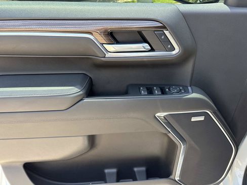 Used 2022 Chevrolet Silverado 1500 LT Trail Boss w/ Convenience Package II AWD/4WD image 13