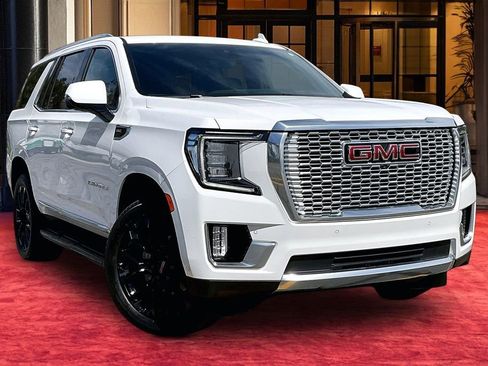 Used 2024 GMC Yukon Denali w/ Advanced Technology Package image 2