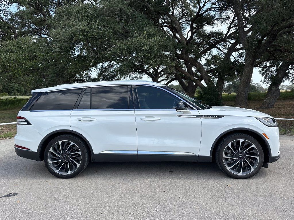Used 2025 Lincoln Aviator Reserve w/ Illumination Package RWD image 4