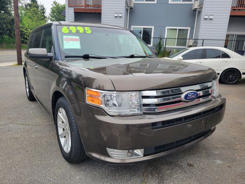 Used 2011 Ford Flex SEL FWD image 3