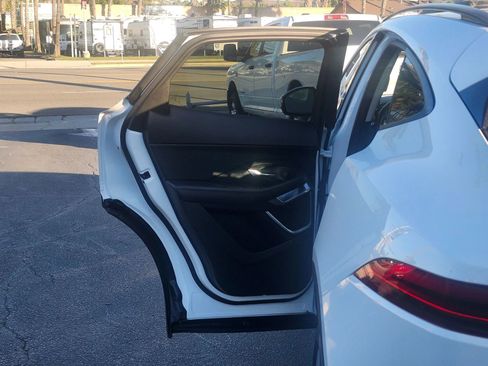Used 2020 Jaguar E-PACE SE image 22