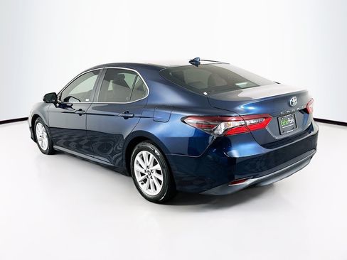 Used 2021 Toyota Camry LE w/ Convenience Package FWD image 5