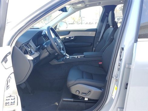 New 2026 Volvo XC90 B6 Plus image 7