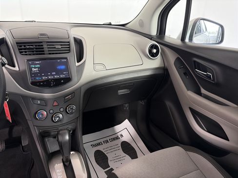 Used 2016 Chevrolet Trax LS FWD image 4