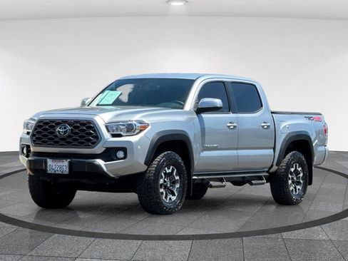Used 2021 Toyota Tacoma TRD Off-Road w/ Technology Package AWD/4WD image 10