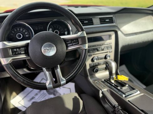 Used 2014 Ford Mustang Coupe RWD image 11