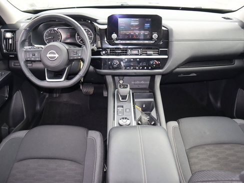 Certified 2025 Nissan Pathfinder SV image 14