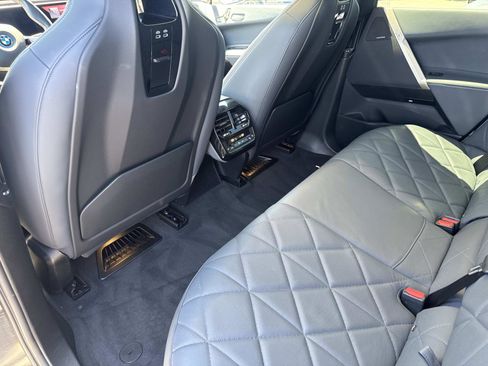 Used 2023 BMW iX xDrive50 w/ Premium Package AWD/4WD image 9