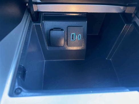 Used 2021 Ford Explorer Limited w/ Equipment Group 301A image 48