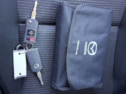 Used 2013 MAZDA MAZDA3 i Sport image 15