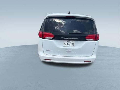 Used 2023 Chrysler Voyager LX FWD image 9