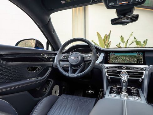 Used 2026 Bentley Flying Spur Azure image 30