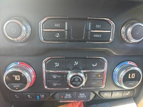 Used 2022 GMC Yukon SLT w/ SLT Premium Package RWD image 13