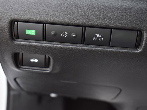 Certified 2025 Nissan Sentra SV w/ All-Weather Package FWD image 40