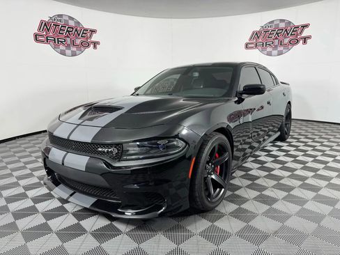 Used 2018 Dodge Charger SRT Hellcat RWD image 3