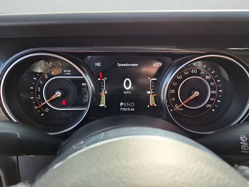 Used 2020 Jeep Wrangler Unlimited Sahara image 36