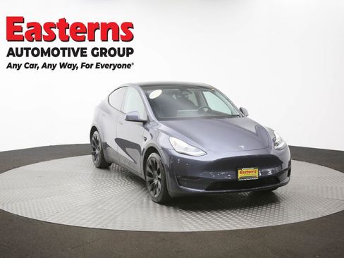 Used 2022 Tesla Model Y Long Range image 45