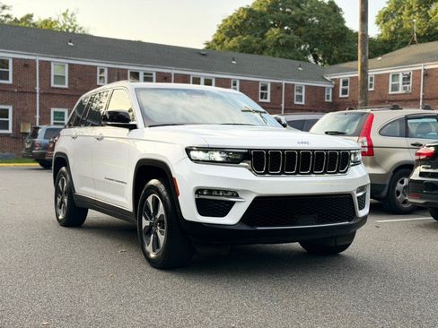 Used 2024 Jeep Grand Cherokee Limited 4xe AWD/4WD image 3
