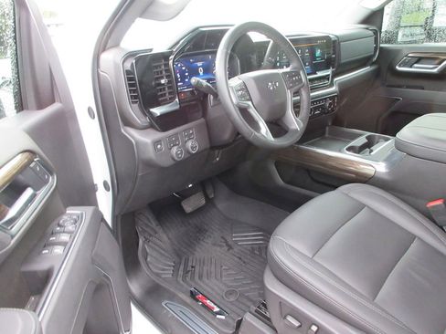 Certified 2025 Chevrolet Silverado 2500 LT w/ Trail Boss Package AWD/4WD image 17