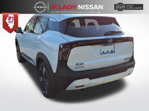 New 2026 Nissan Kicks SR image 5