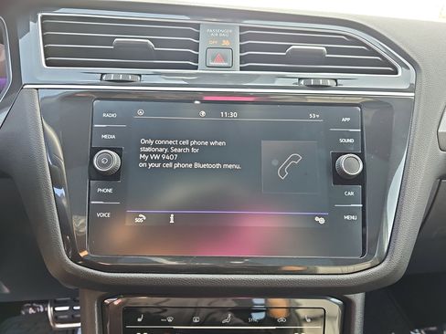 Used 2024 Volkswagen Tiguan SE R-Line image 21