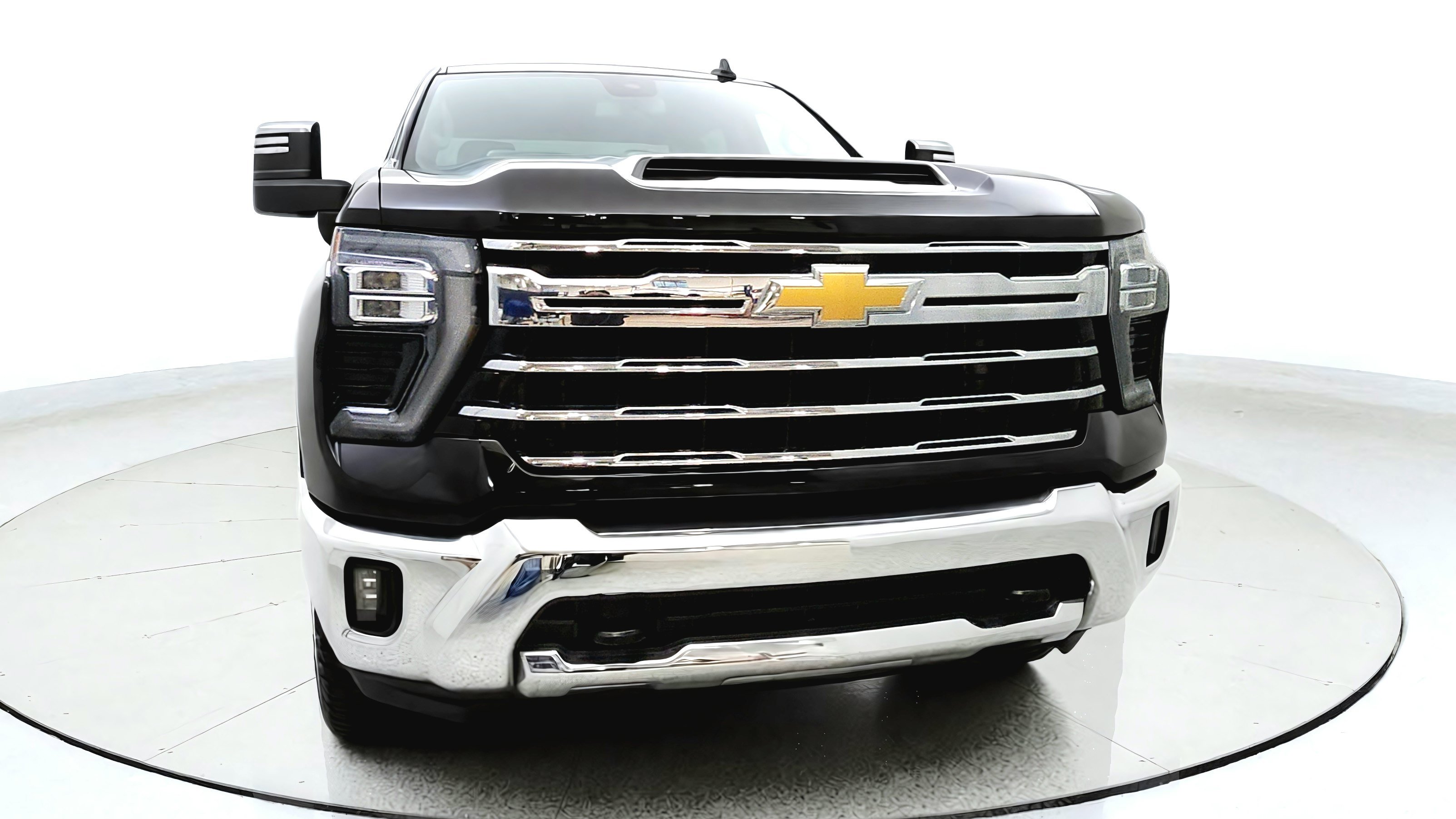 Used 2024 Chevrolet Silverado 2500 LTZ AWD/4WD image 2