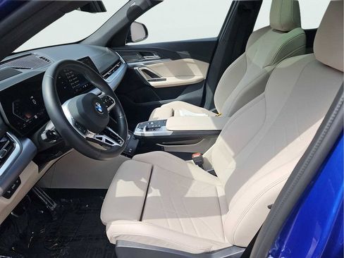 Used 2025 BMW X2 xDrive28i w/ Technology Package AWD/4WD image 16
